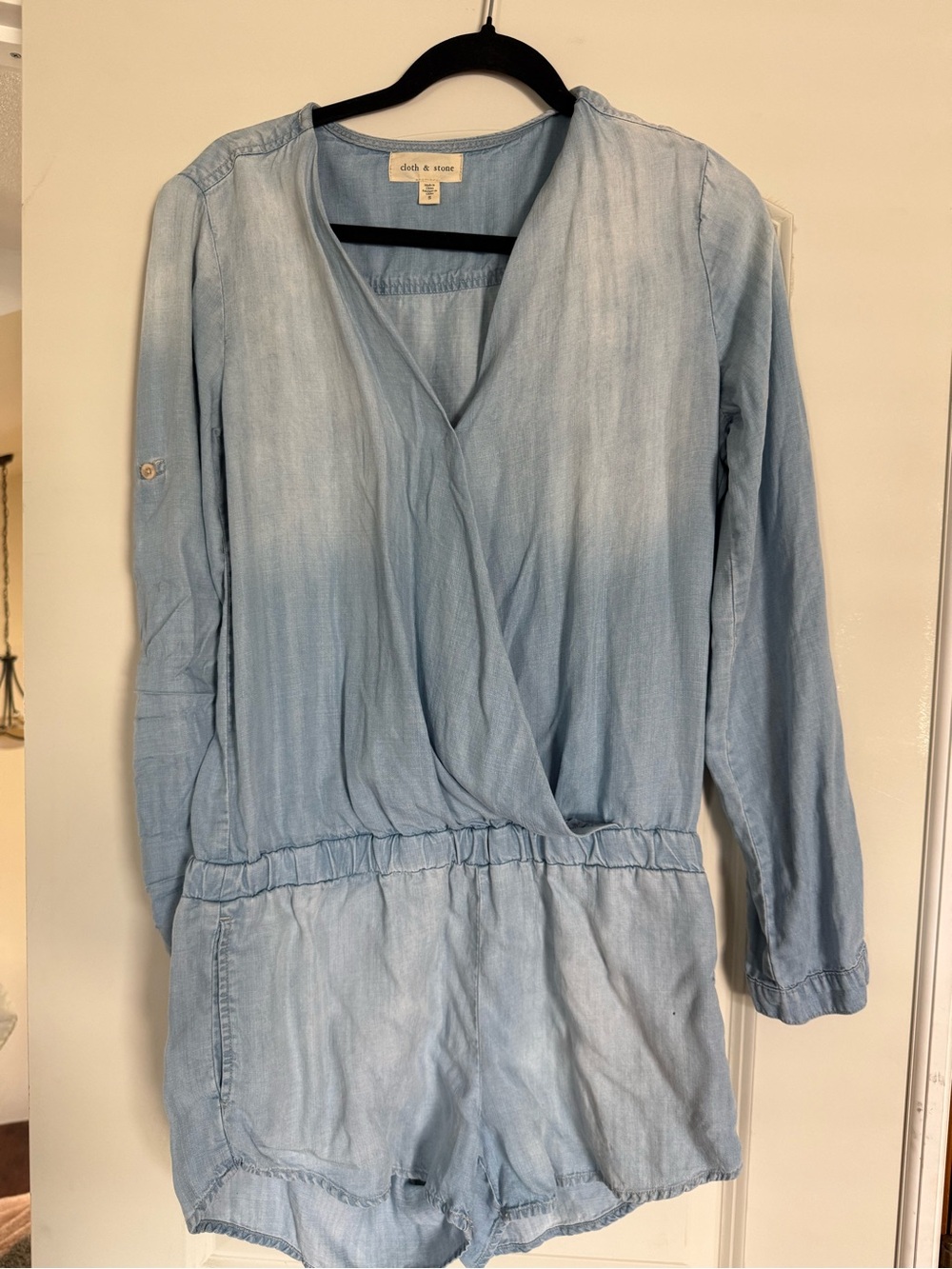 CLOTH & STONE  Light Wash Chambray Short Jumper